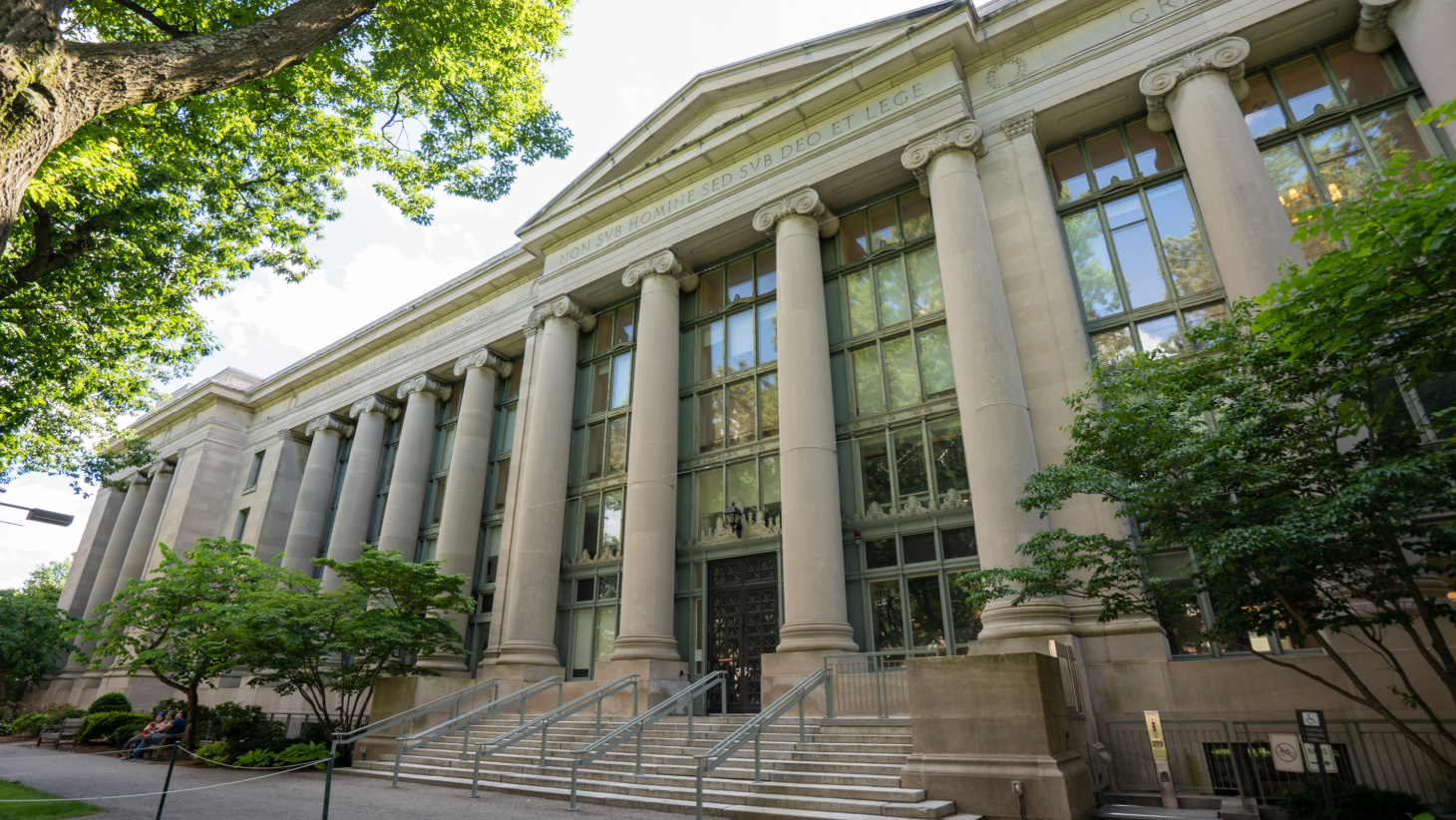 Harvard Law School Acceptance Rate, LSAT Scores, & Application Components – 2023-24