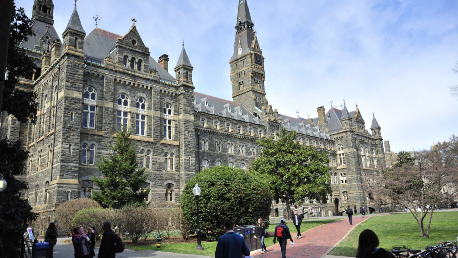 Georgetown Pre-College Online Program: Summer Program Spotlight