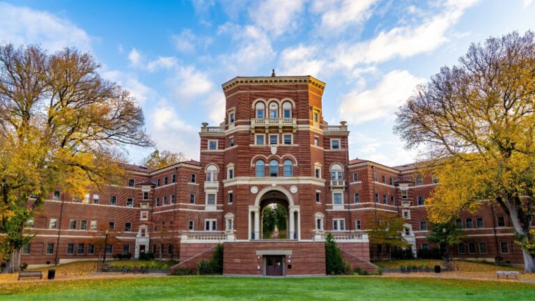 Best Colleges in Oregon - 2024 - College Transitions